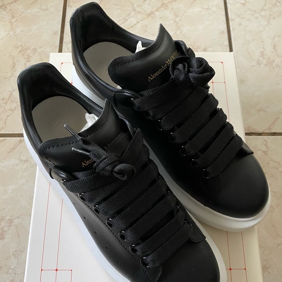 ALEXANDER MCQUEEN Black Oversized Sneakers Womens - Picture 4 of 6